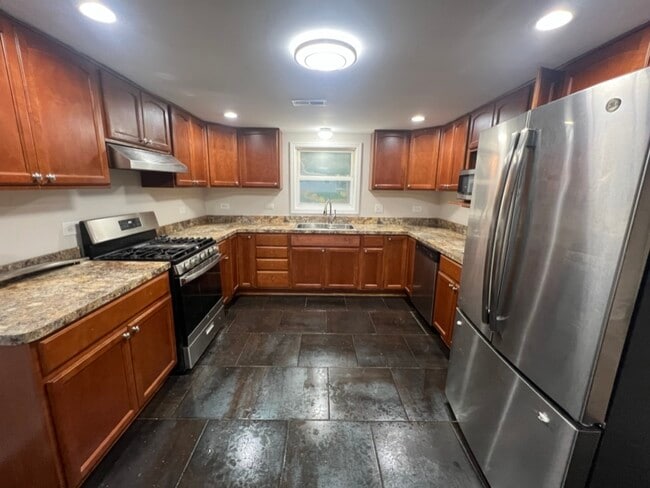Building Photo - 26835 S Linden Ln
