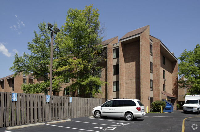 Building Photo - B'nai B'rith Covenant House