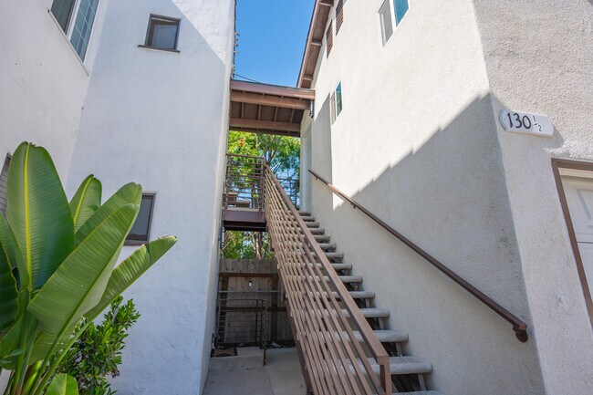 Building Photo - 130 S Harper Ave