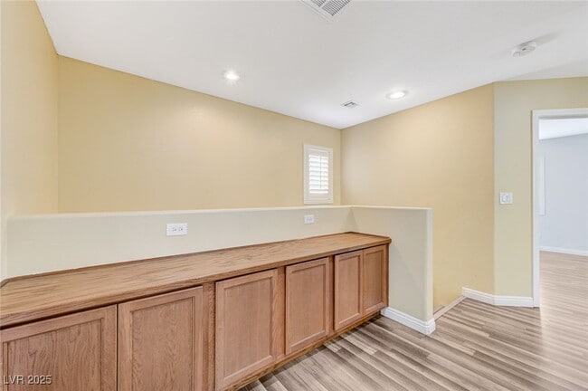 Building Photo - 10644 Tray Mountain Ave