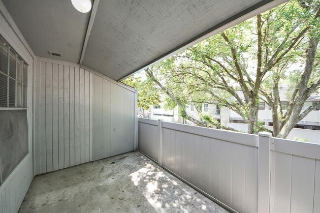 Building Photo - 10757 Braes Bend Dr