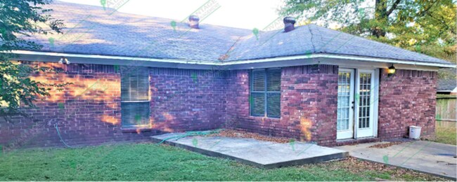 Building Photo - Spacious 3 Bedroom 2 Bath home