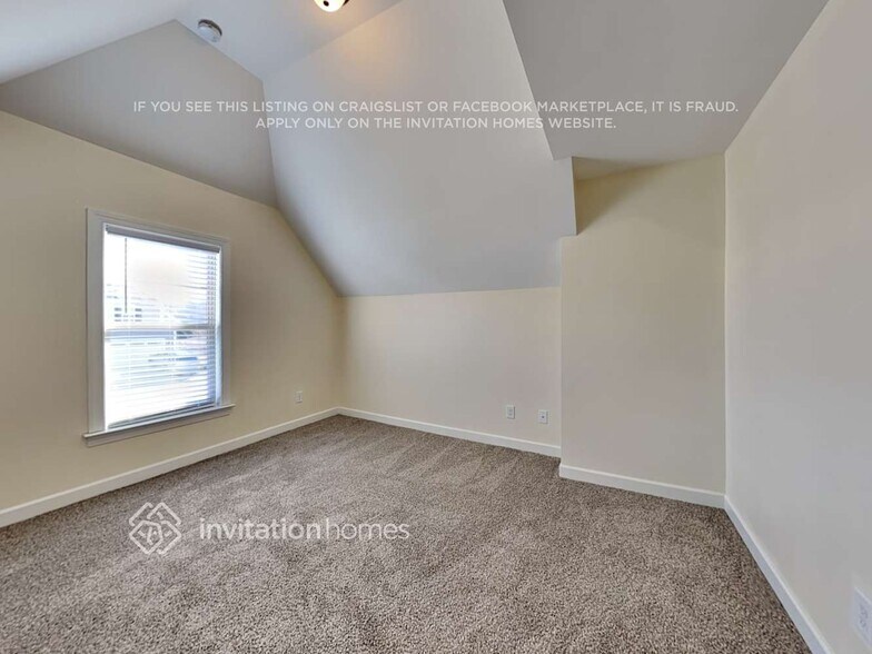 Building Photo - 613 Adams Point Dr