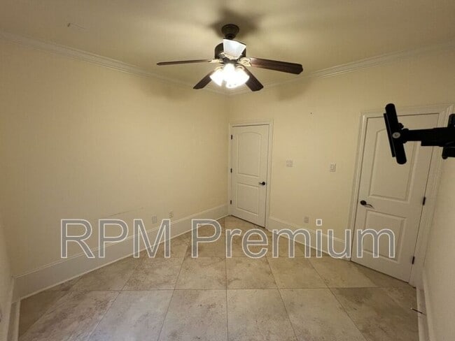 Building Photo - 17703 Shady Creek Ave