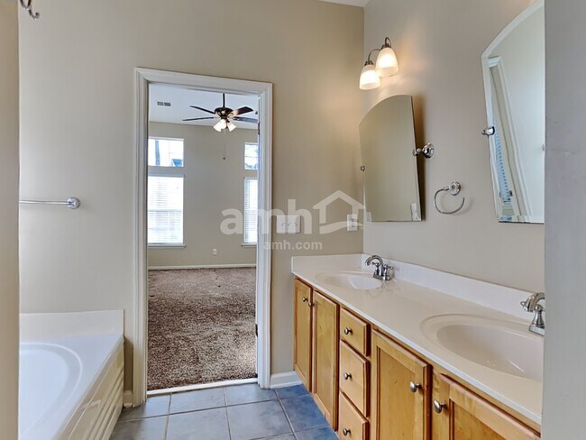 Building Photo - 110 Pristine Ct