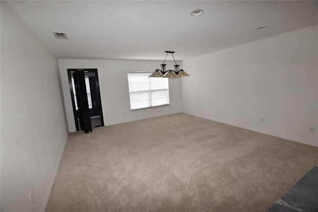 Building Photo - 1328 Karok St