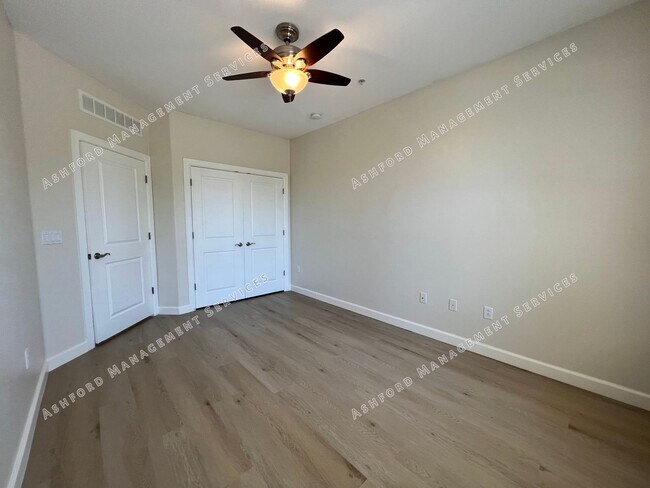 Building Photo - Scottsdale Luxury 2 Bed Condo with Mountain Views - Gated Artesia - Water Included