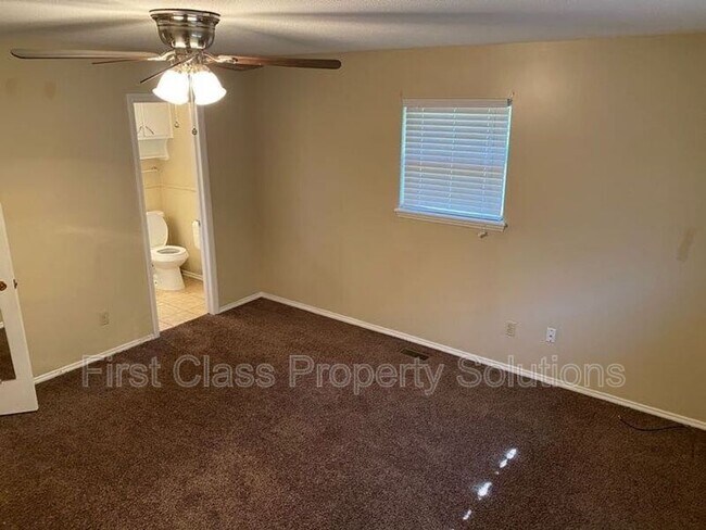 Building Photo - 6300 N Wildewood Dr
