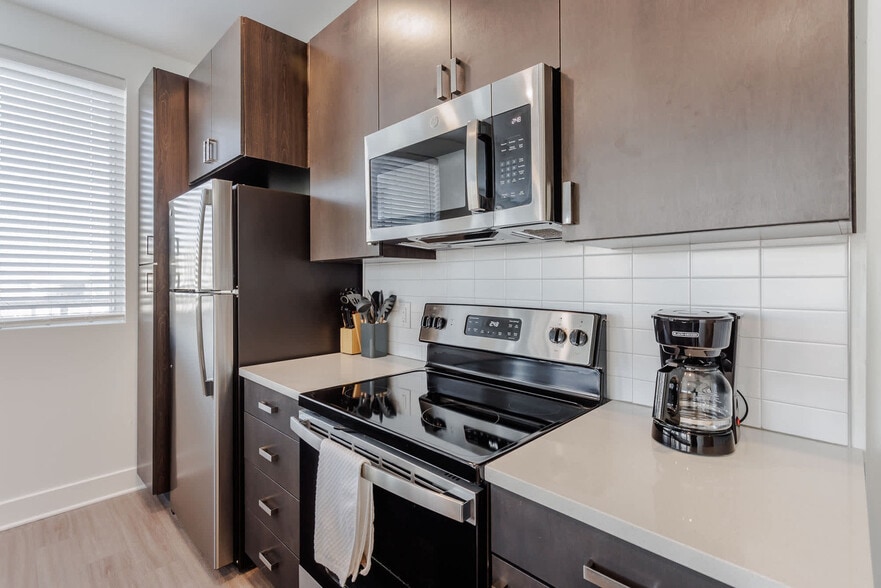 Building Photo - 601 E Pete Rose Wy