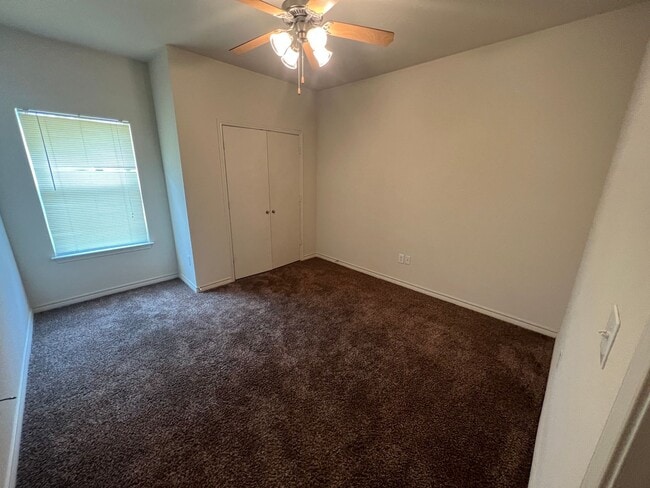 Building Photo - 708 Paso Fino St