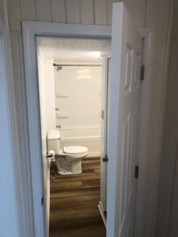 Building Photo - 133 Lakeside Dr