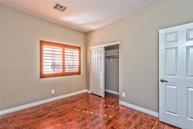 Building Photo - 10600 Royal Willow Pl