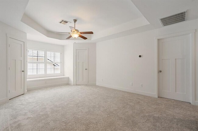 Building Photo - 14 Long Springs Pl