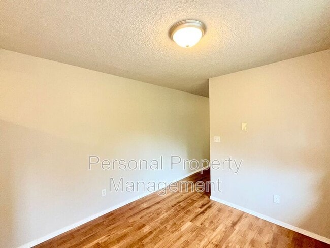 Building Photo - 4604 NE 137th Ave
