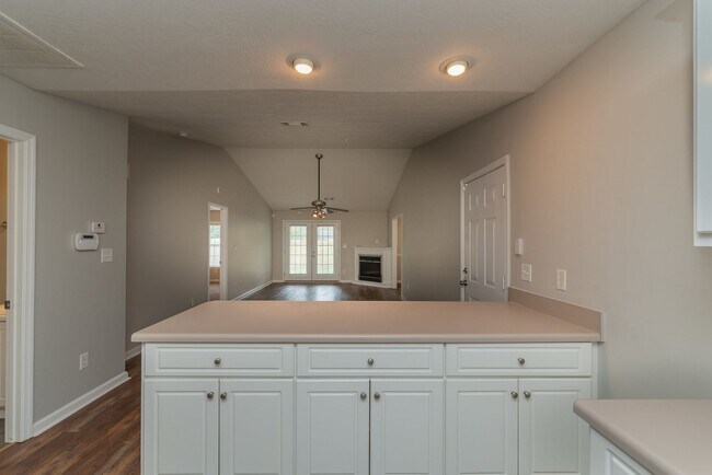 Building Photo - $1,525- 2 Bed/2 Bath house for rent in West Augusta, Total Electric!