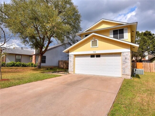 Building Photo - 716 Decker Prairie Dr
