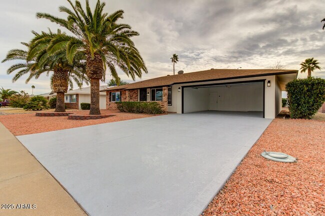 Building Photo - 13227 W Desert Glen Dr