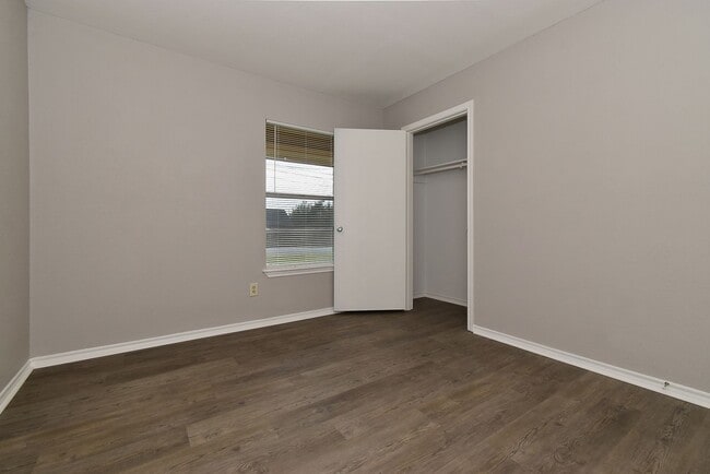 Building Photo - 4008 Templeton St