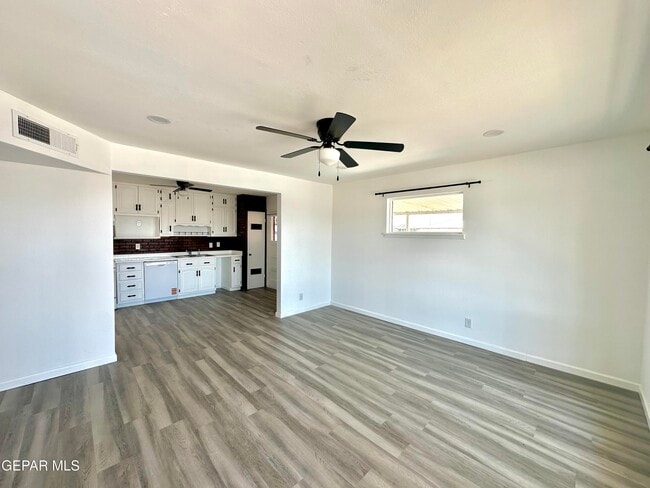 Building Photo - 4981 Winthrop Dr