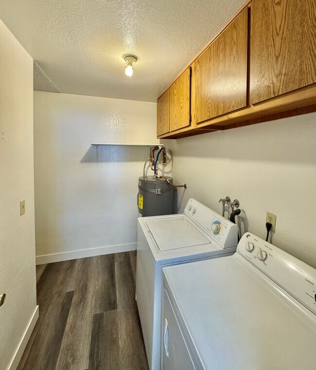 Building Photo - Condo with Garage Attached for rent!