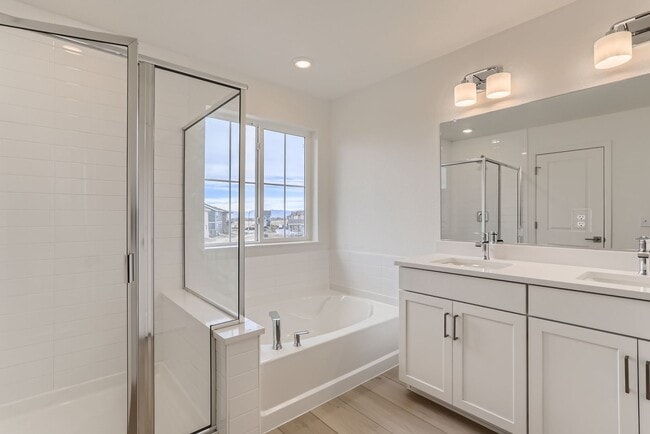 Building Photo - Beautiful Single Family Home with state-of-the-art modern finishes throughout. Mountain Views- 2 ...