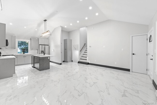 Building Photo - 86-14 Francis Lewis Blvd