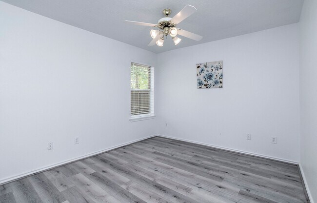 Building Photo - 34 Tallow Hill Pl