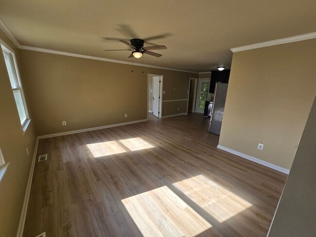 Building Photo - NEWLY REMODELED 3 bedroom house in Colonial Heights