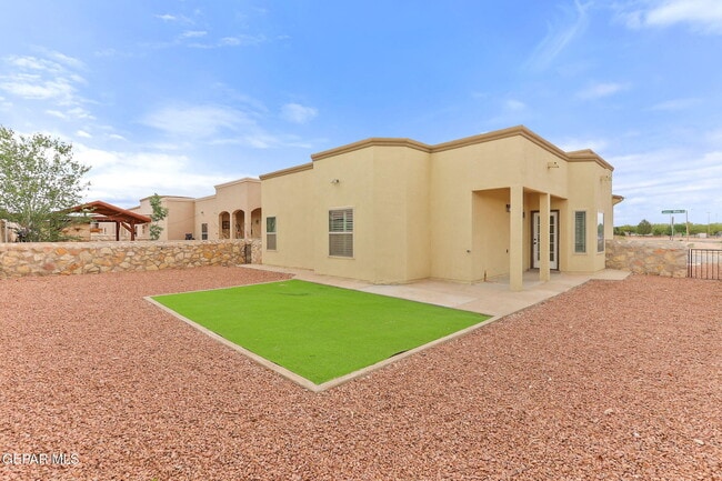 Building Photo - 2101 James White Dr