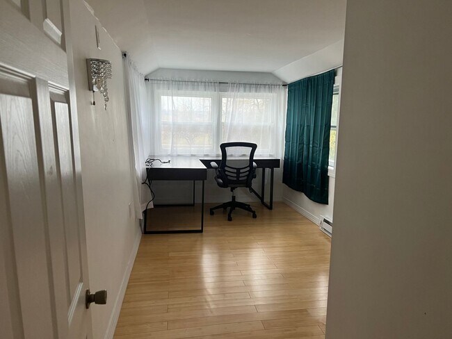 Building Photo - 69 Leroy Street