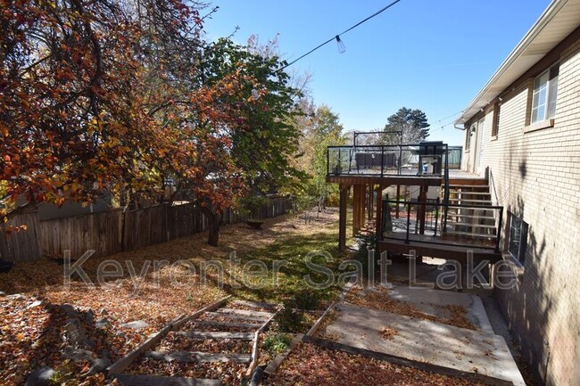 Building Photo - 3582 E Mardonna Way