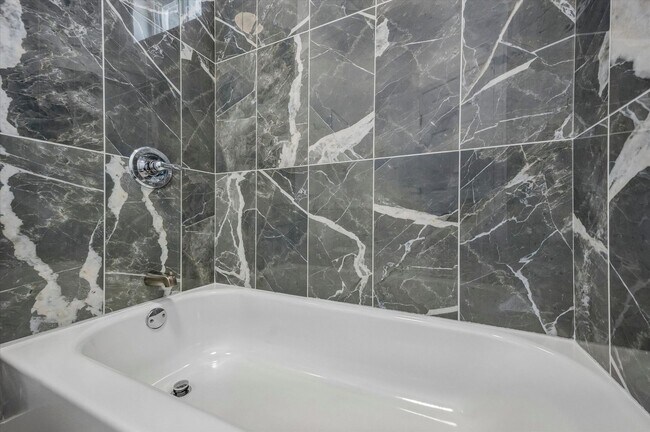 Building Photo - 3BR/1BA Home | North Philly