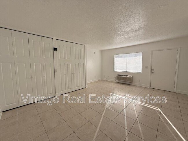 Building Photo - 3301 58th Ave S