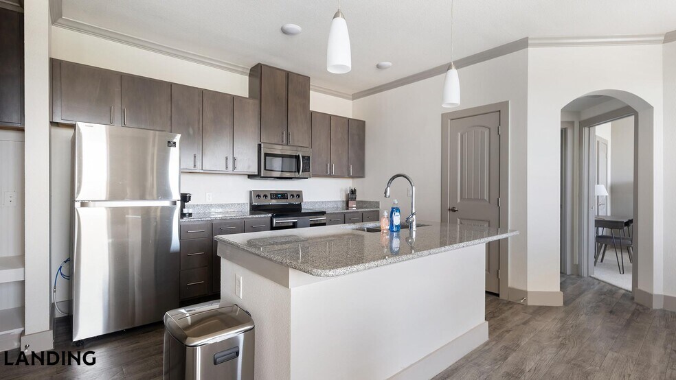 Building Photo - 12500 Shadowglen Trce