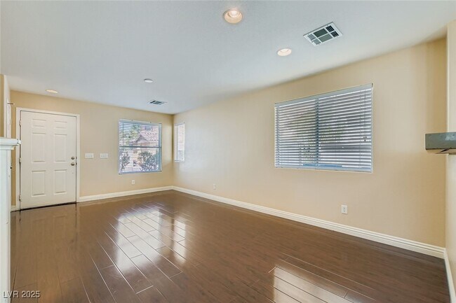 Building Photo - 5986 Ambleshire Ave