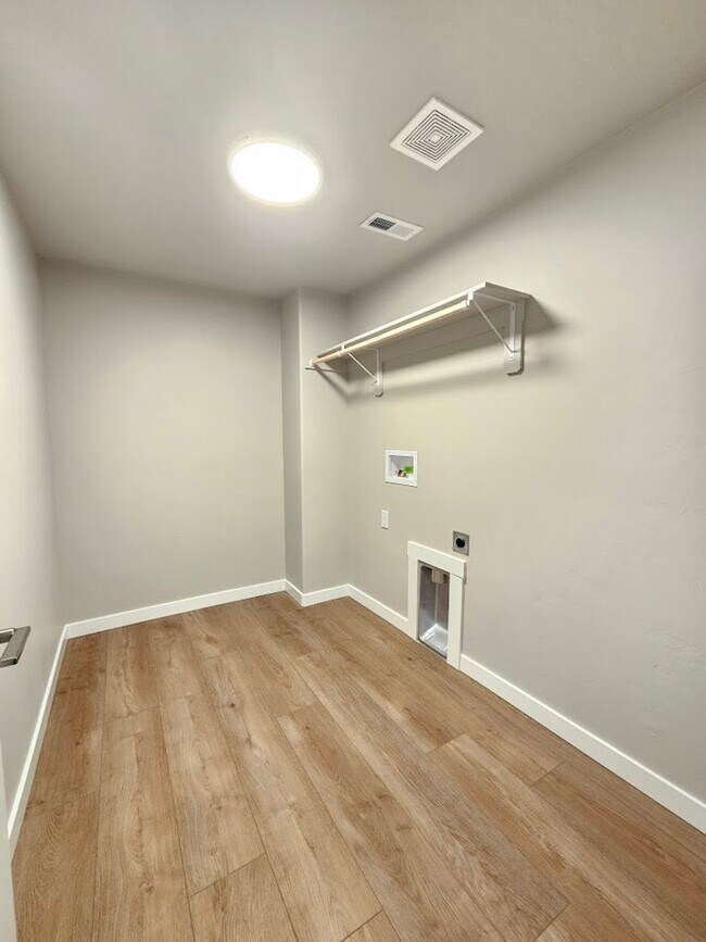 Building Photo - Brand new 3 Bed 2.5 Bath Home- Owyhee Scho...