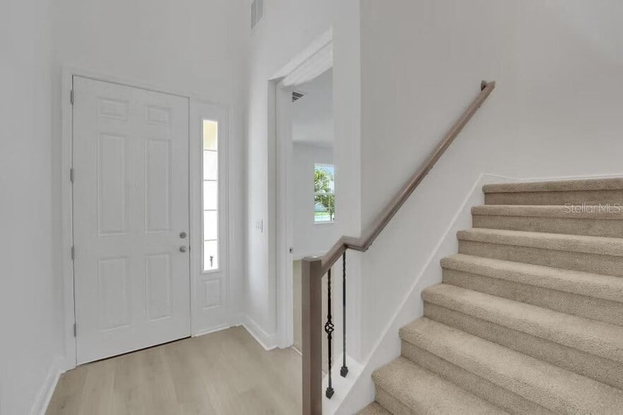 Building Photo - 15075 Tea Tree Dr