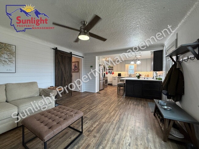 Building Photo - 15 Applewood Dr