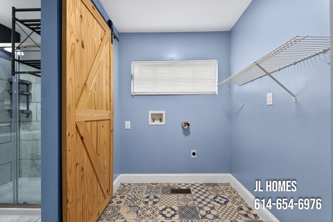 Building Photo - 512 Larcomb Ave