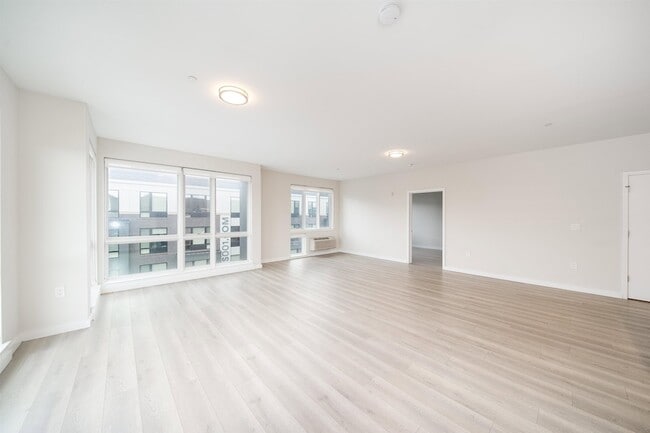 Building Photo - 16 Bennett St