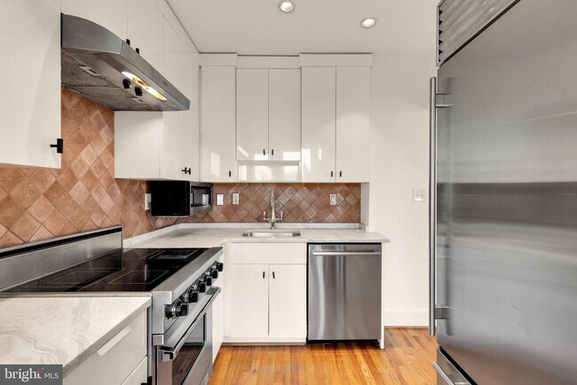 Building Photo - 1325 13th St NW