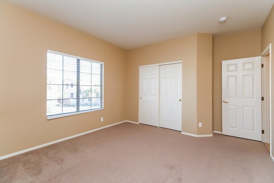 Building Photo - 9435 E Lompoc Ave