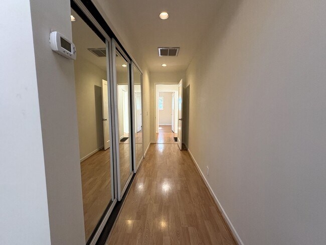 Building Photo - Charming 4-Bedroom Palo Alto Home with ADU...