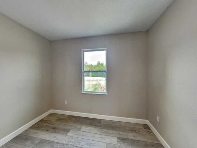 Building Photo - 15278 SW 65 Av Rd