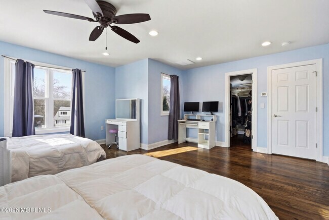 Building Photo - 19 Carole Dr