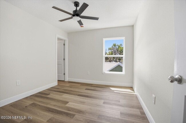 Building Photo - 206 W Fox St