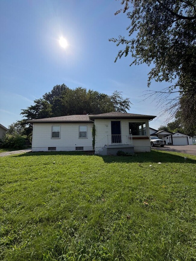 Building Photo - 103 Brookside Dr