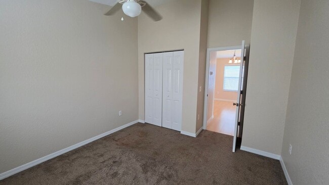 Building Photo - 4900 NE 123rd Ln