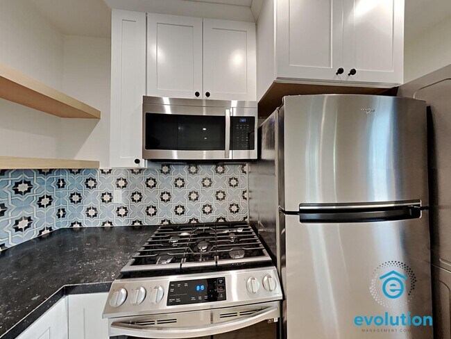 Building Photo - 3831-3835 3rd Avenue - 3835 3rd Ave Apt 6