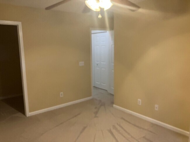 Building Photo - 3BR / 2.5 BA  At Bluffton Park